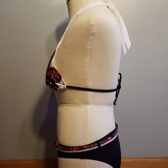 3/$25 Reebok BIKINI Size S 2 PIECE BLACK WHITE RED SEQUIN FLOWER - Picture 4 of 5